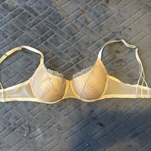 Soma Sexiest Ivory Lace Bra